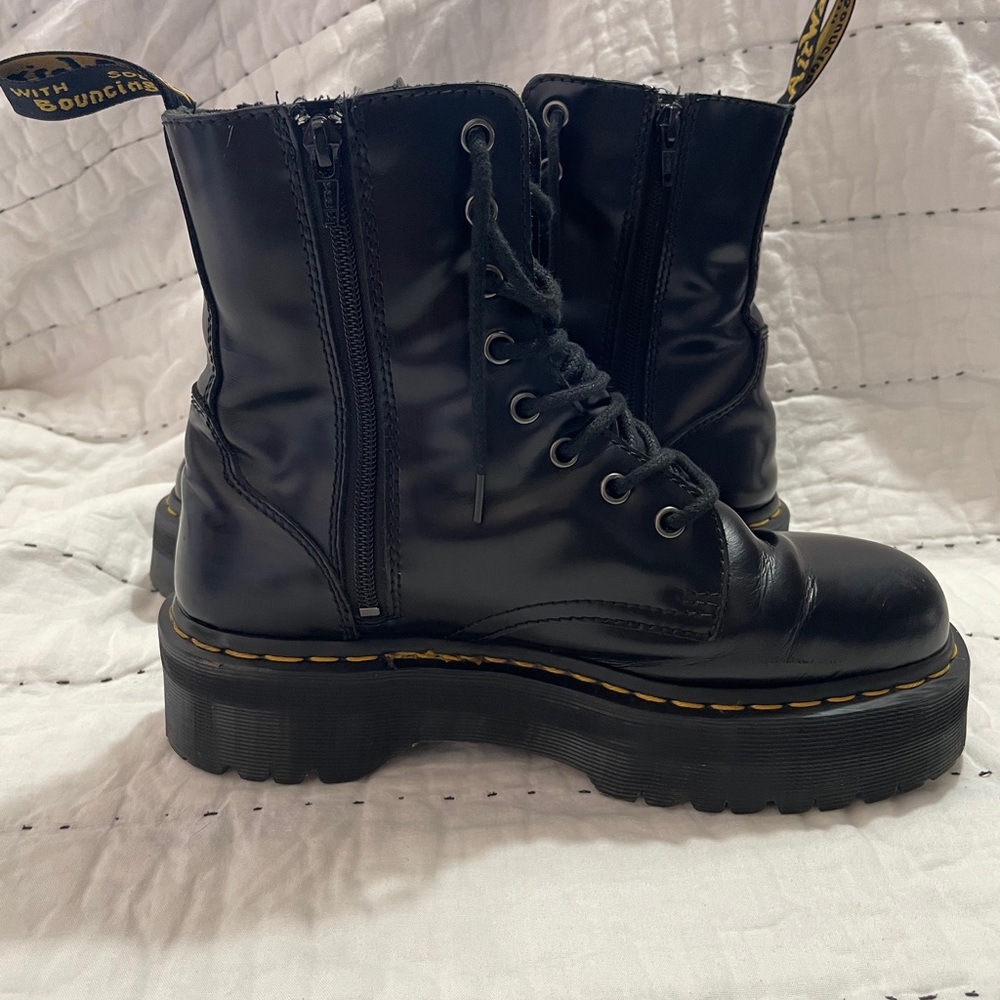 Dr. Martens Jadon black platform boot